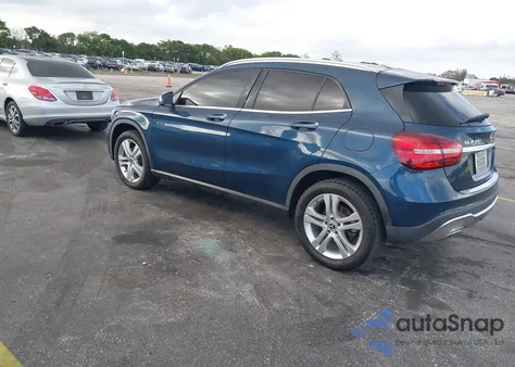 2020 Mercedes-Benz Gla 250 z USA, uszkodzony, nr VIN WDCTG4EB6LJ663821